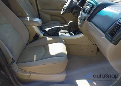 2005 Mazda Tribute S from USA, damaged, VIN 4F2YZ04135KM13277